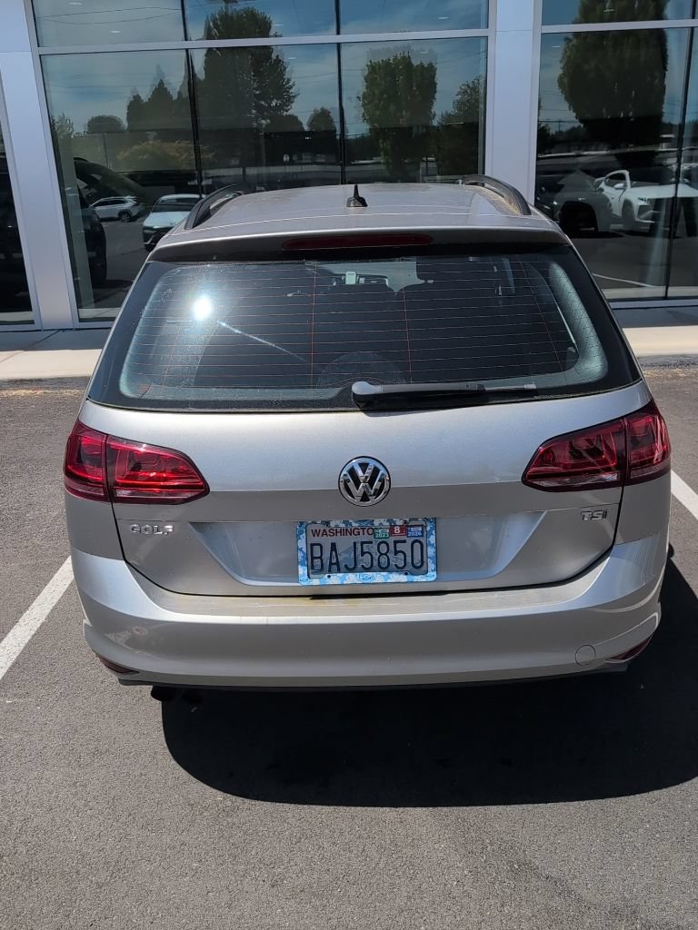 Used 2016 Volkswagen Golf S FWD image 4