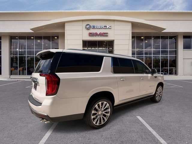 Certified 2022 GMC Yukon XL Denali w/ Denali Ultimate Package AWD/4WD image 14
