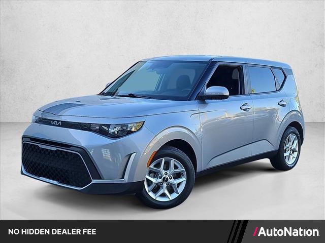 Used 2024 Kia Soul LX w/ Option Group 015 FWD image 1