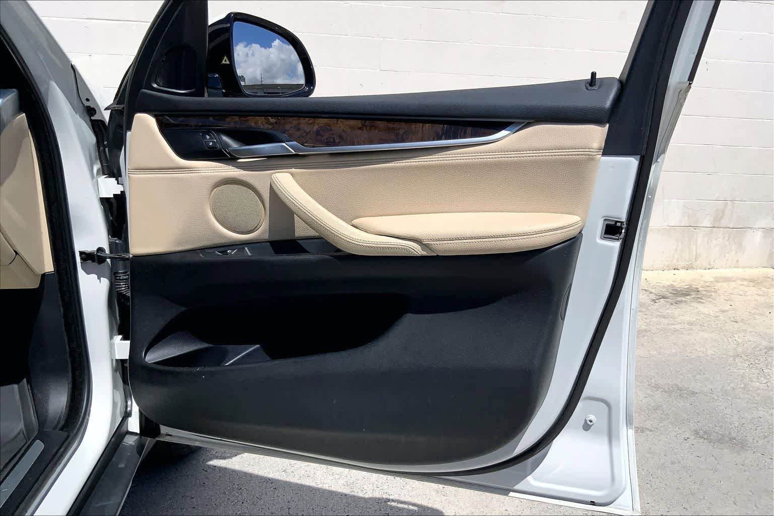Used 2018 BMW X5 xDrive40e AWD/4WD image 29
