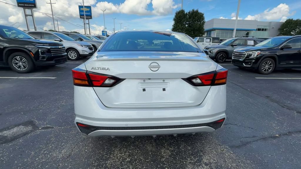 Used 2024 Nissan Altima 2.5 S FWD image 7