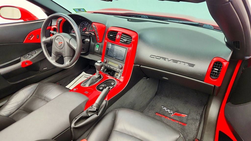 Used 2005 Chevrolet Corvette Convertible w/ Preferred Equipment Group RWD image 22