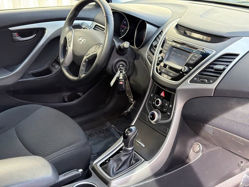 Used 2015 Hyundai Elantra SE w/ Option Group 03 image 8