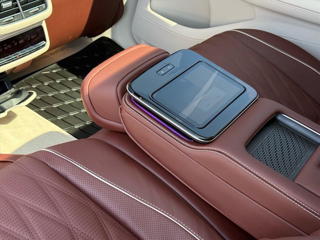 Certified 2024 Mercedes-Benz Maybach GLS 600 4MATIC image 17