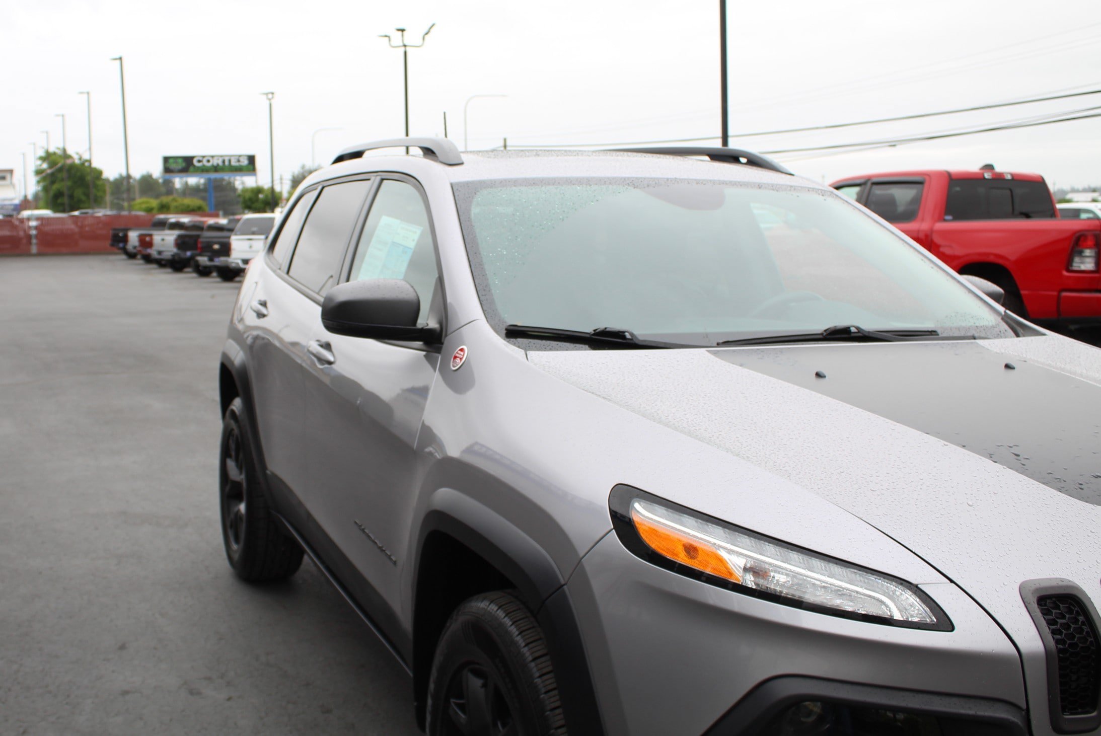 Used 2018 Jeep Cherokee Trailhawk w/ Comfort/Convenience Group AWD/4WD image 9