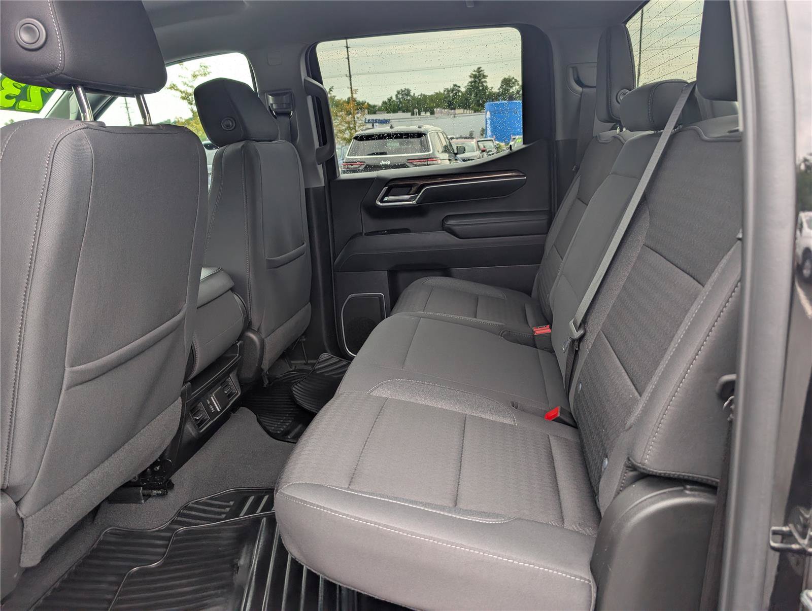 Used 2023 Chevrolet Silverado 1500 LT AWD/4WD image 13