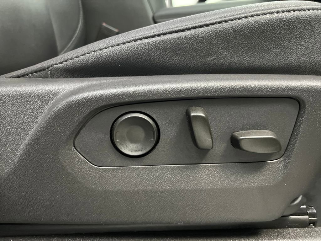 Used 2025 Chevrolet Tahoe LT image 23