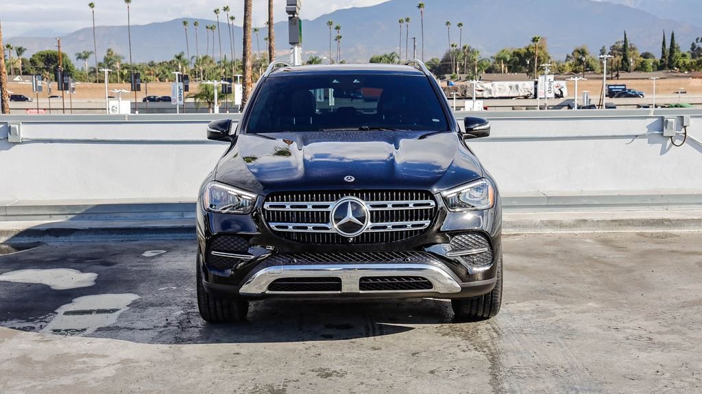 Used 2025 Mercedes-Benz GLE 450e 4MATIC image 3