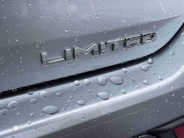 Used 2023 Toyota Highlander Limited FWD image 7