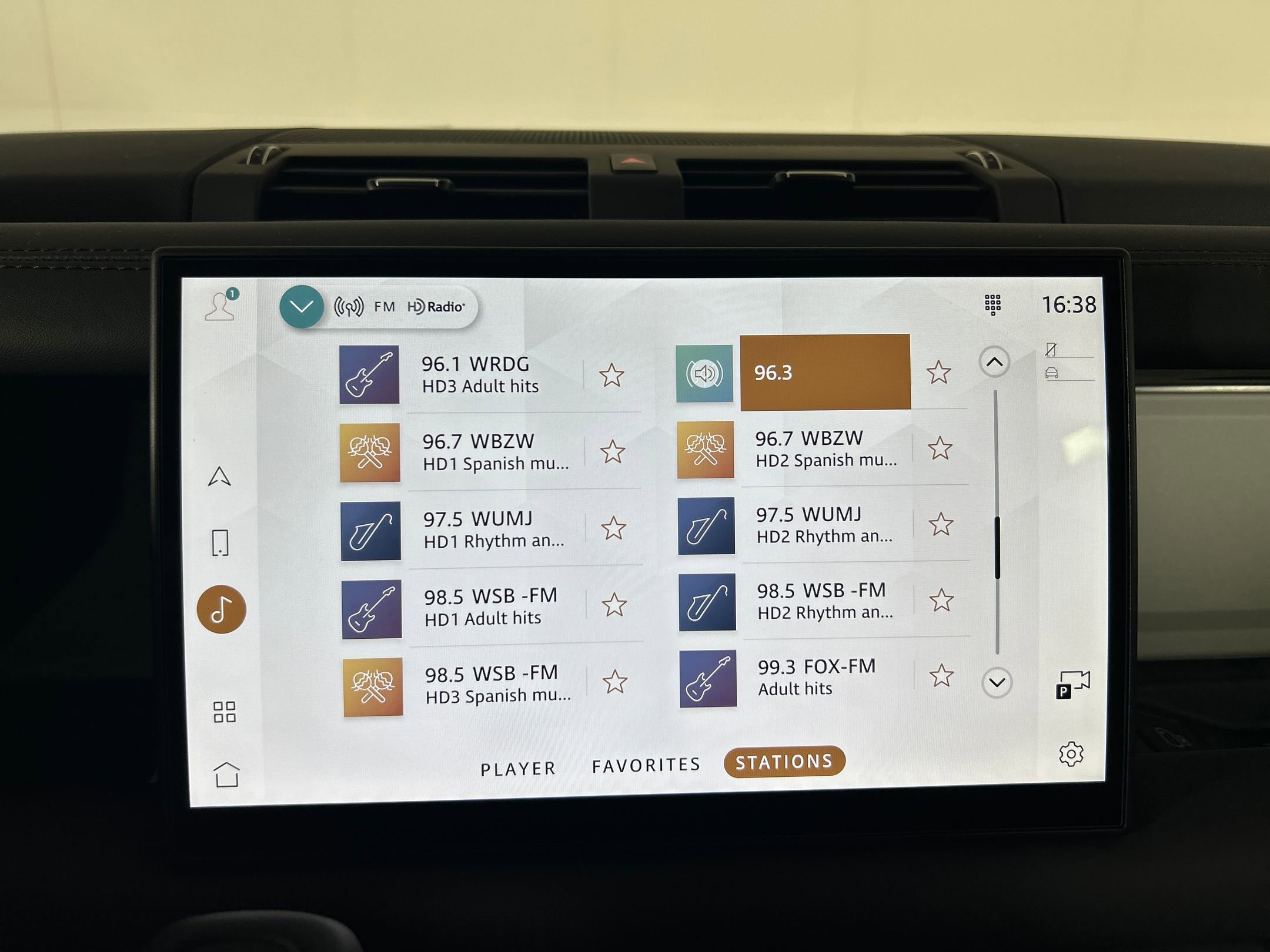 New 2025 Land Rover Defender 130 S image 27