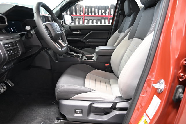 Used 2025 Toyota Tacoma TRD Sport AWD/4WD image 11