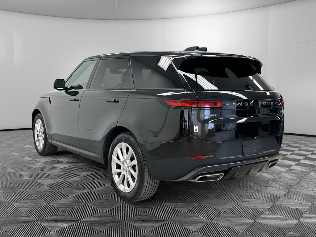 Used 2023 Land Rover Range Rover Sport SE image 3