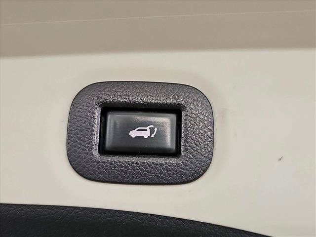 Used 2017 Nissan Rogue SL FWD image 24