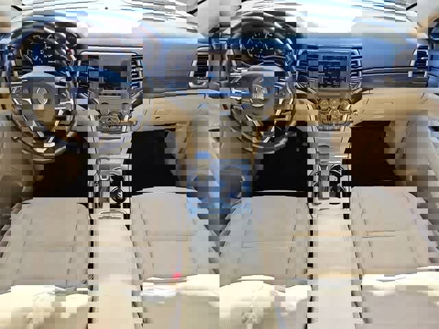 Used 2019 Jeep Grand Cherokee Laredo image 11