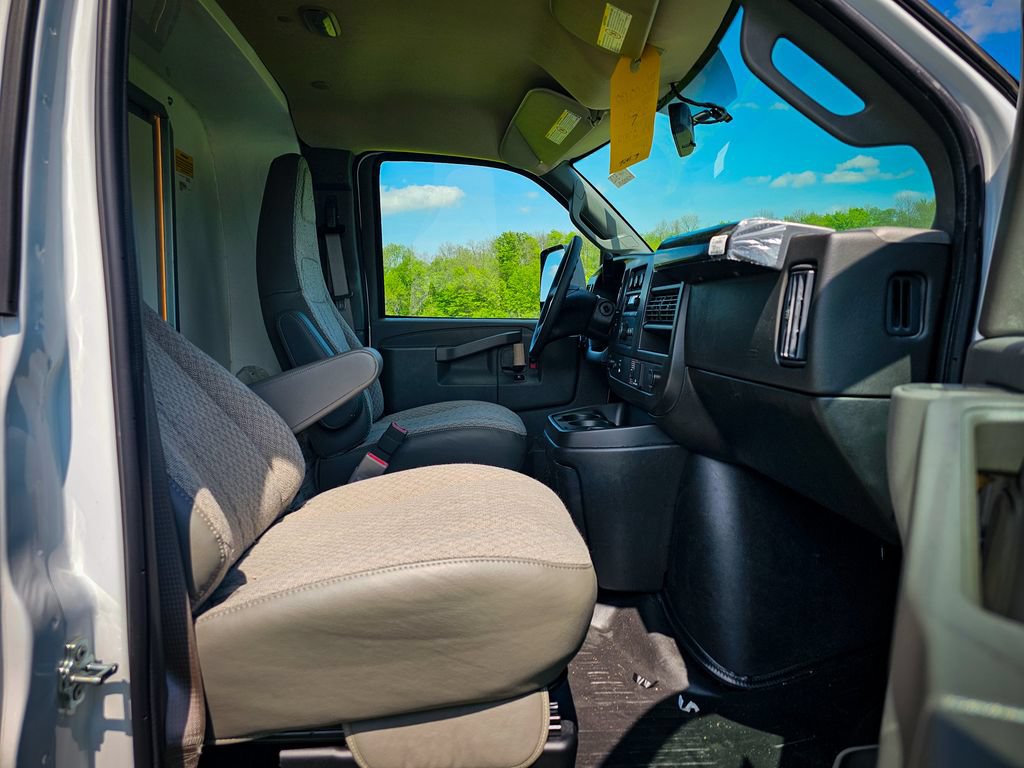 New 2026 GMC Savana 3500 w/ Power Convenience Package RWD image 26