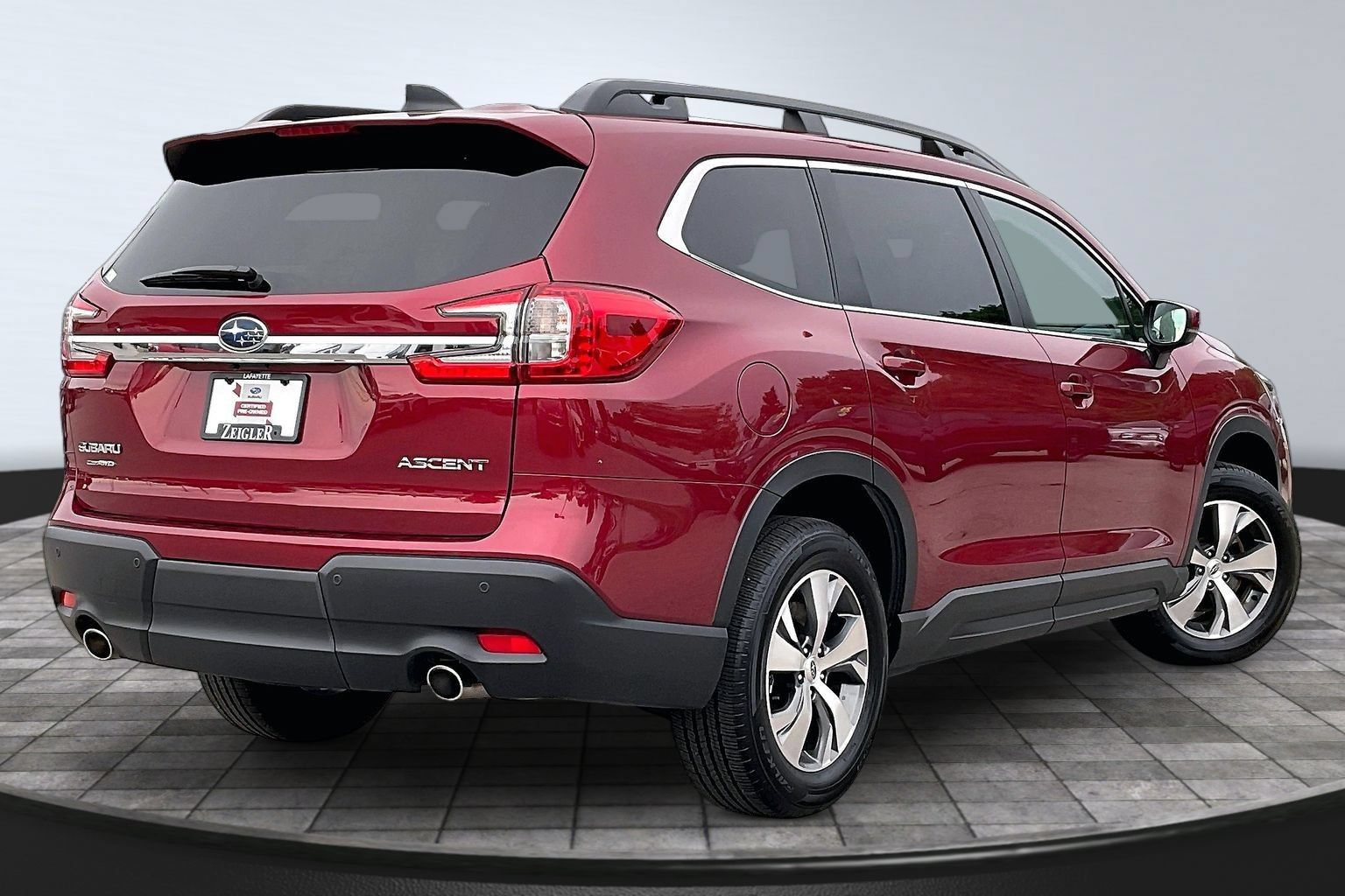 Certified 2025 Subaru Ascent Premium AWD/4WD image 2