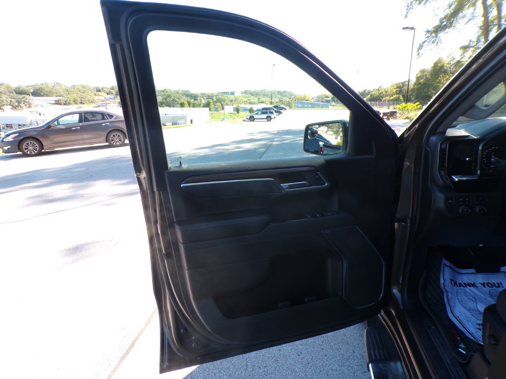 Used 2023 Chevrolet Silverado 1500 LT AWD/4WD image 22