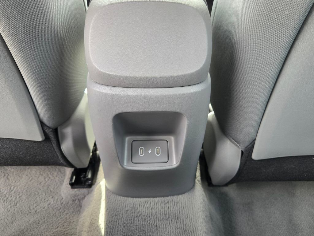 Used 2025 Hyundai Elantra SE FWD image 15