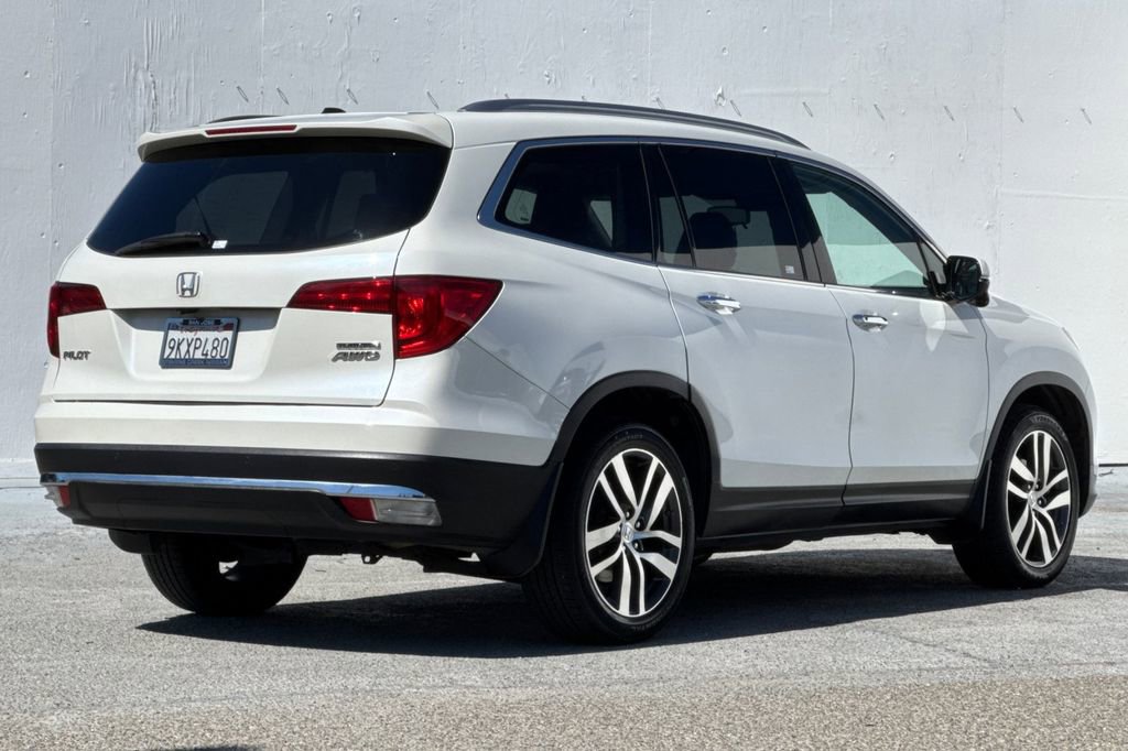 Used 2017 Honda Pilot Touring image 3