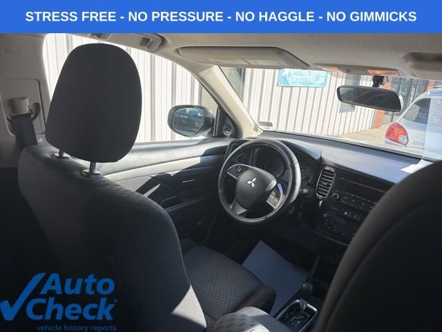 Used 2014 Mitsubishi Outlander ES FWD image 29