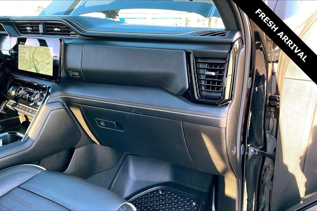 Used 2024 GMC Sierra 2500 AT4X image 26