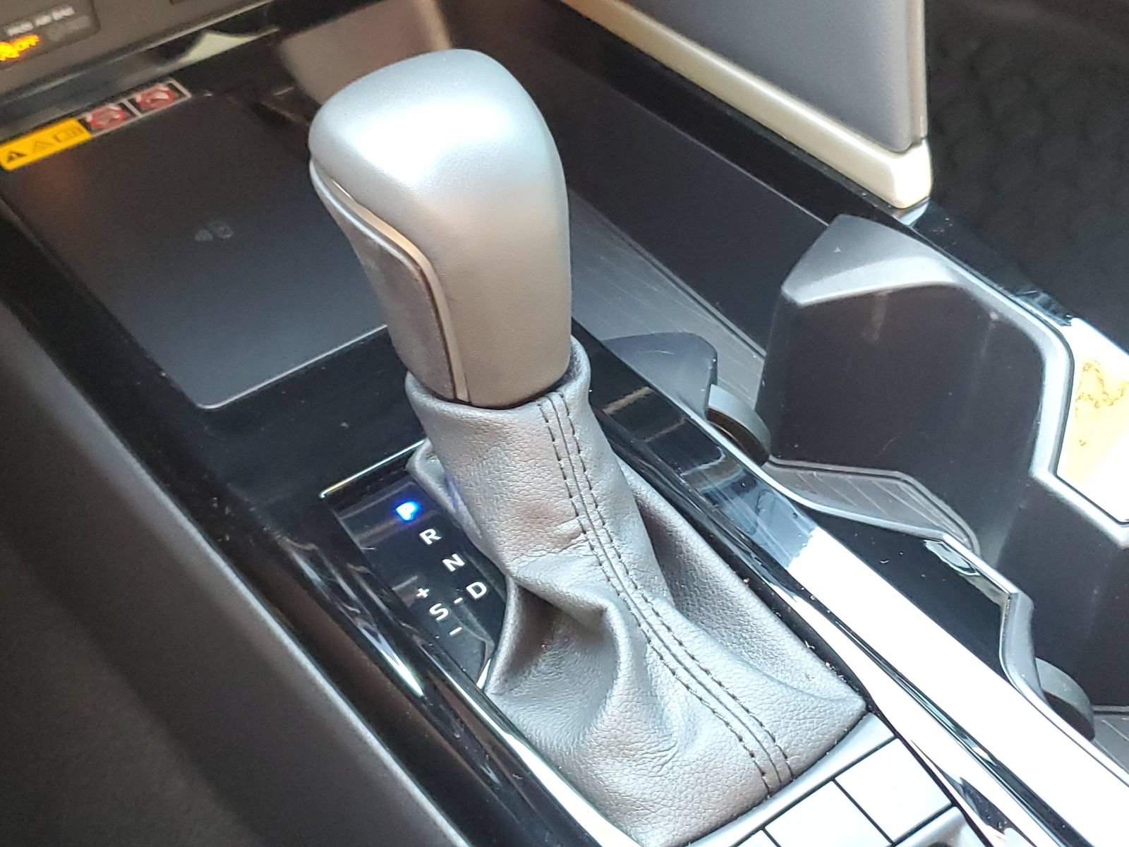 Used 2025 Toyota Camry XSE FWD image 31