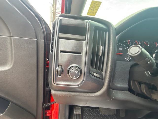 Used 2018 Chevrolet Silverado 1500 Custom w/ Custom Value Package AWD/4WD image 15