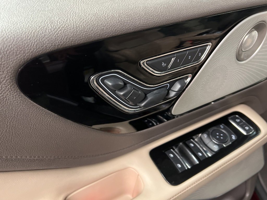 Used 2020 Lincoln Aviator Reserve w/ Equipment Group 202A image 27