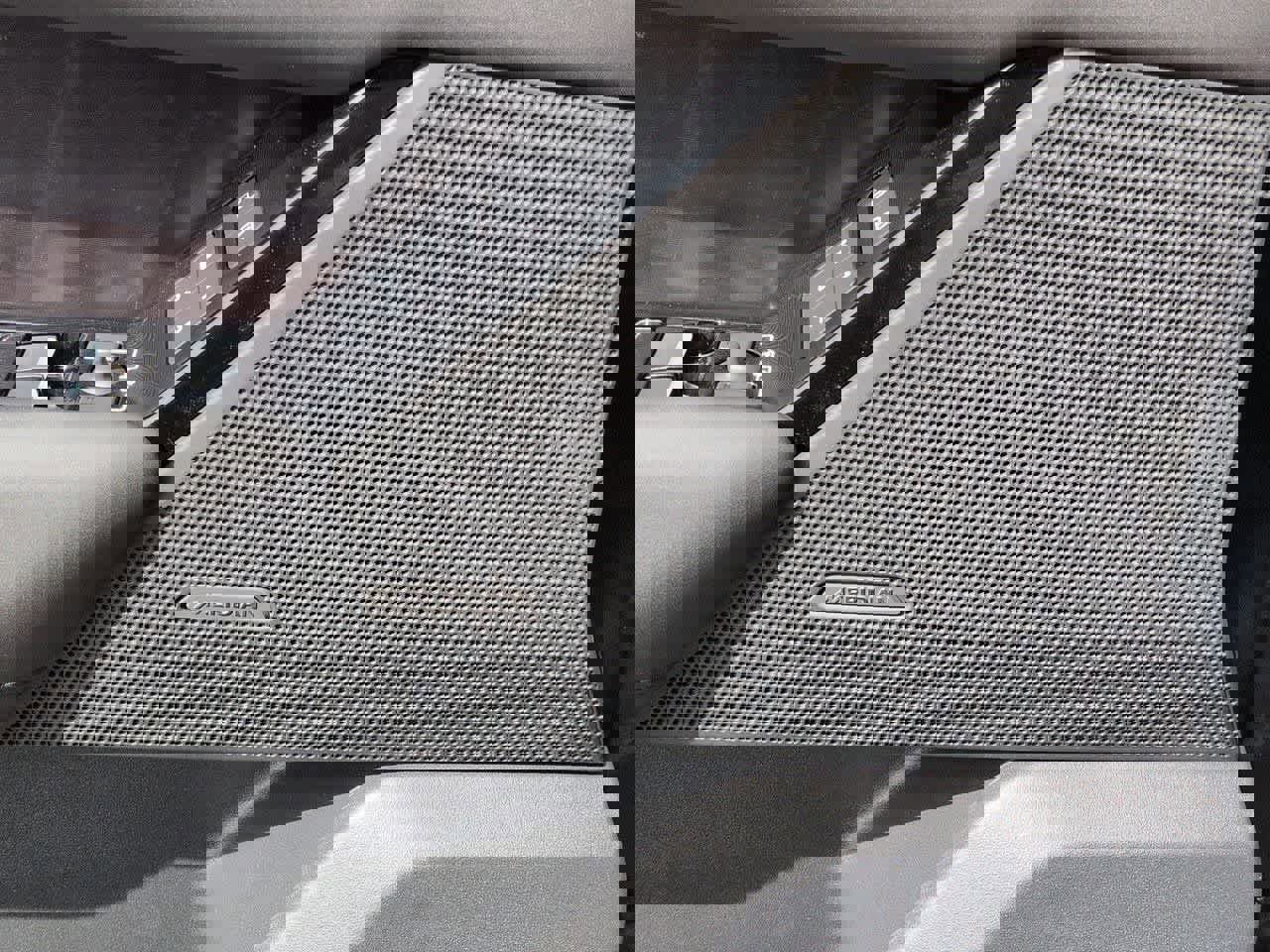 New 2026 Land Rover Range Rover Velar Dynamic SE AWD/4WD image 31