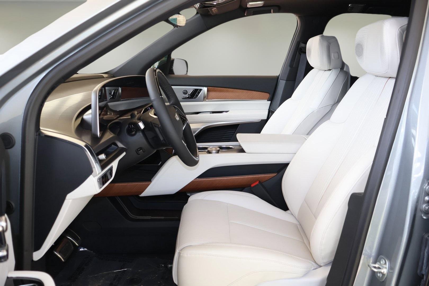 New 2026 Cadillac Vistiq Luxury image 13