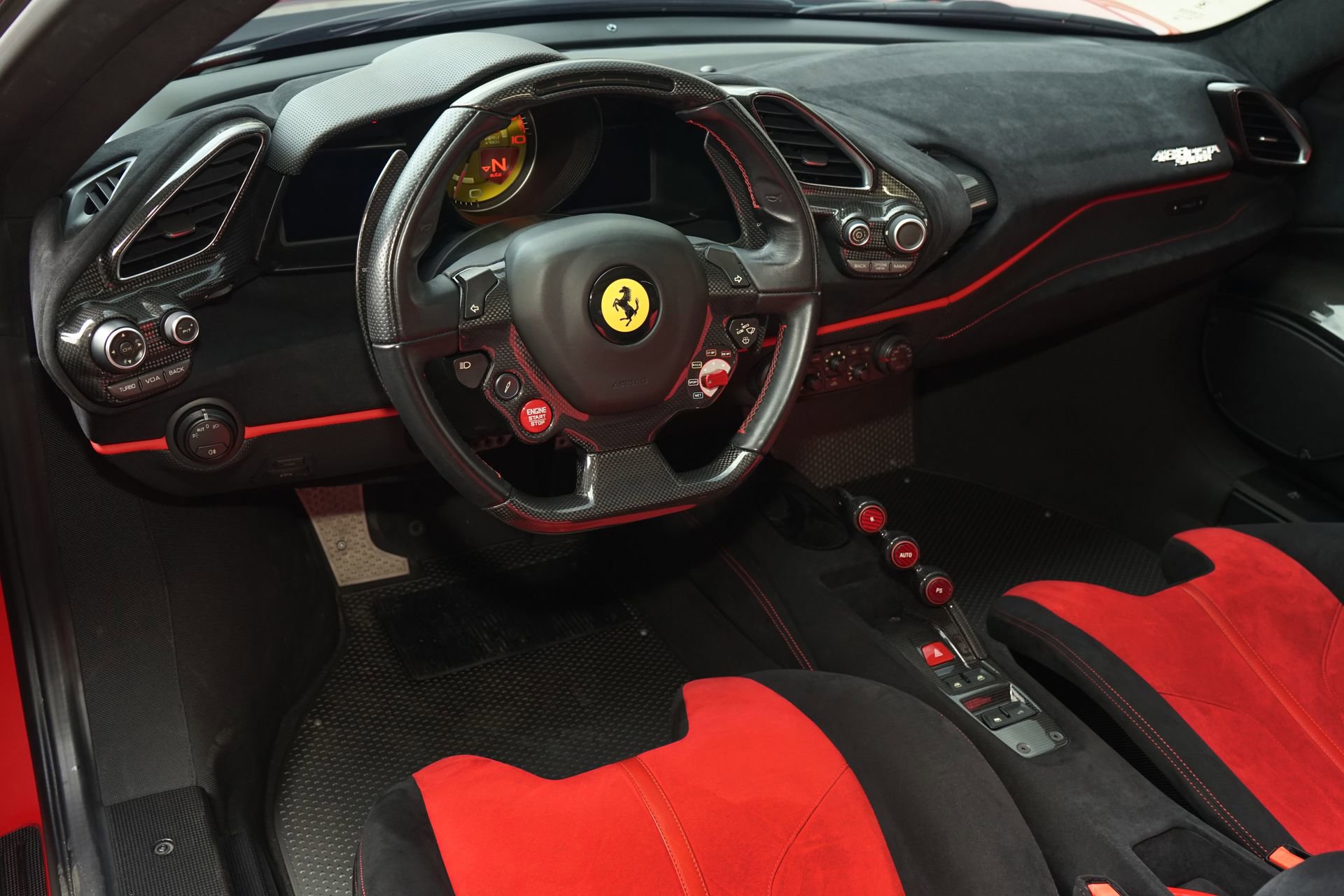 Used 2020 Ferrari 488 Pista Spider image 15