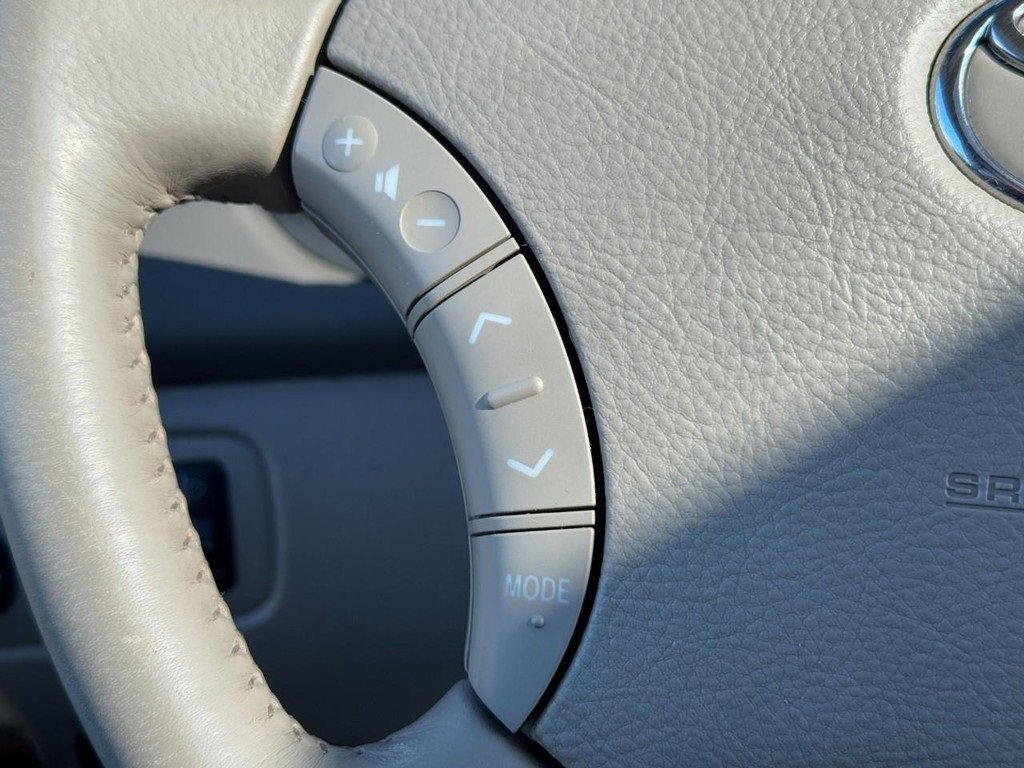 Used 2005 Toyota Sienna XLE Limited image 20