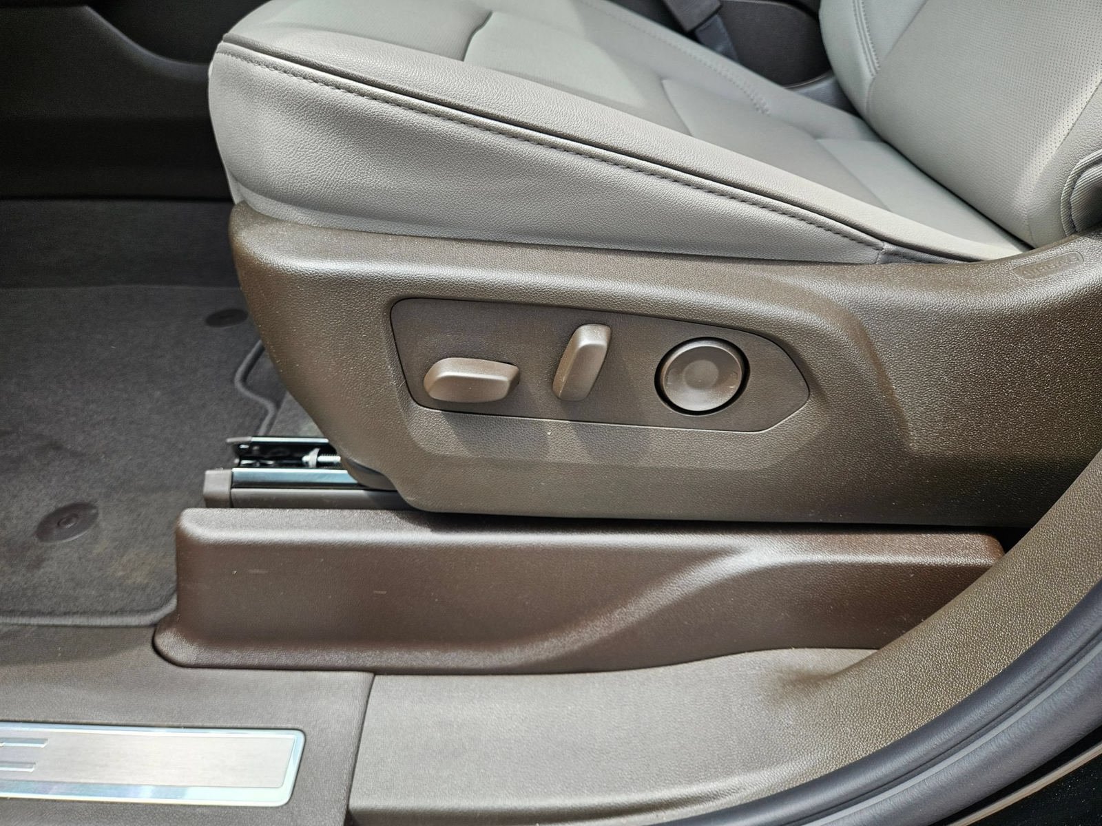 New 2026 GMC Yukon Elevation AWD/4WD image 23
