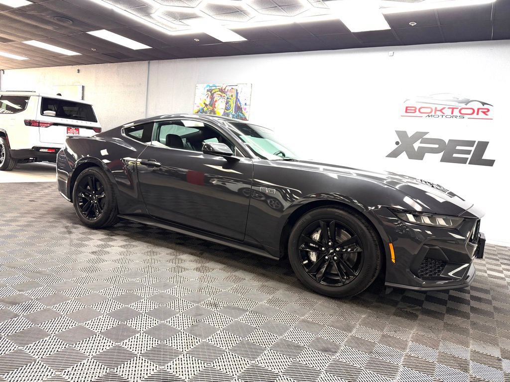 Used 2024 Ford Mustang GT RWD image 2