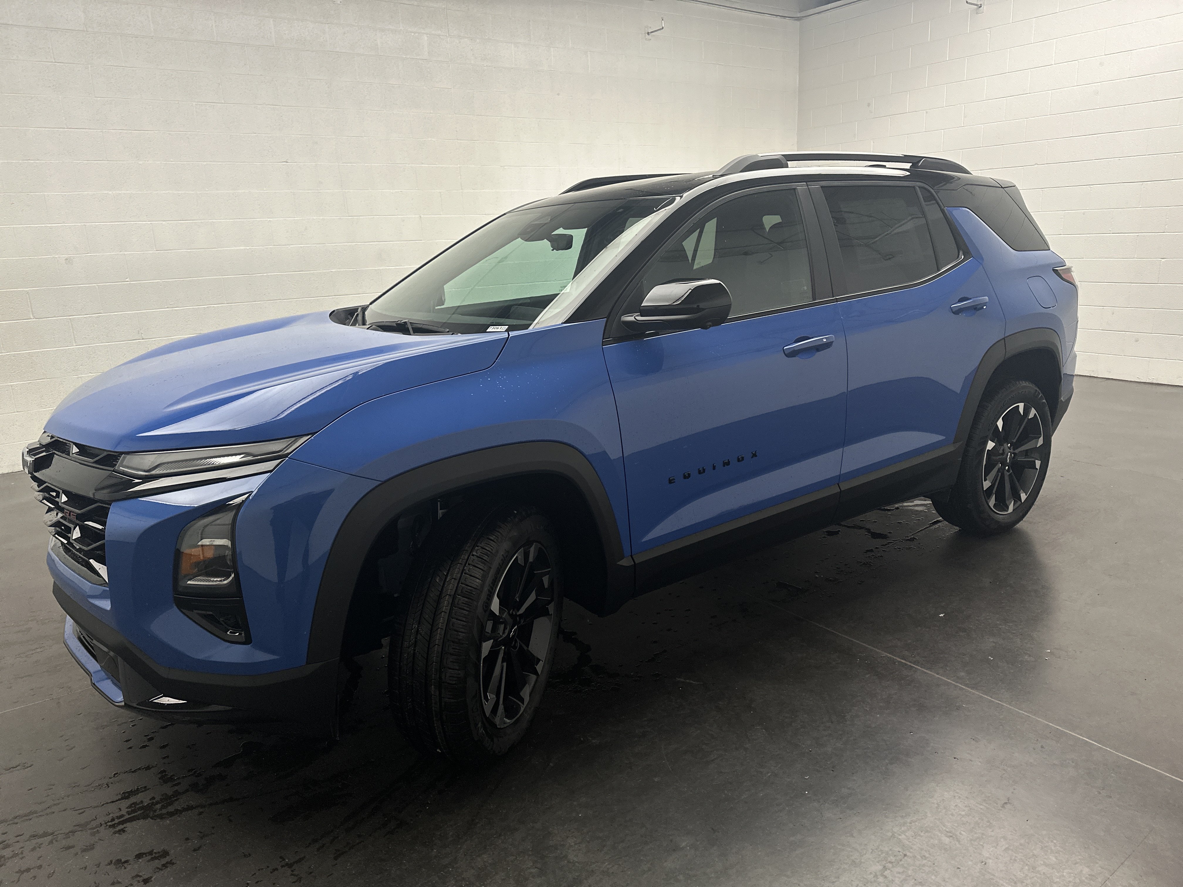 New 2026 Chevrolet Equinox RS w/ Convenience Package III FWD image 5