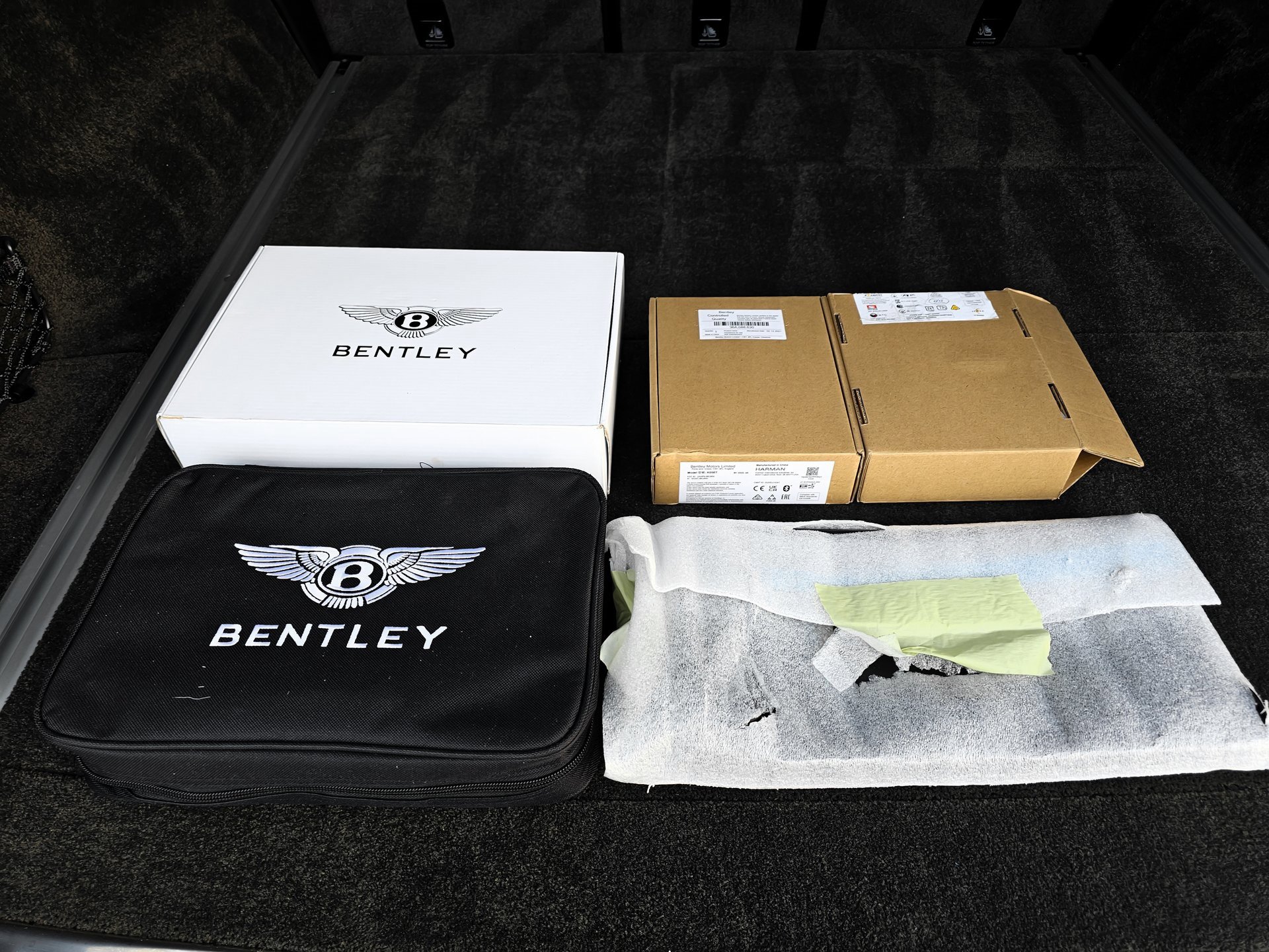 Used 2023 Bentley Bentayga Extended Wheelbase image 81