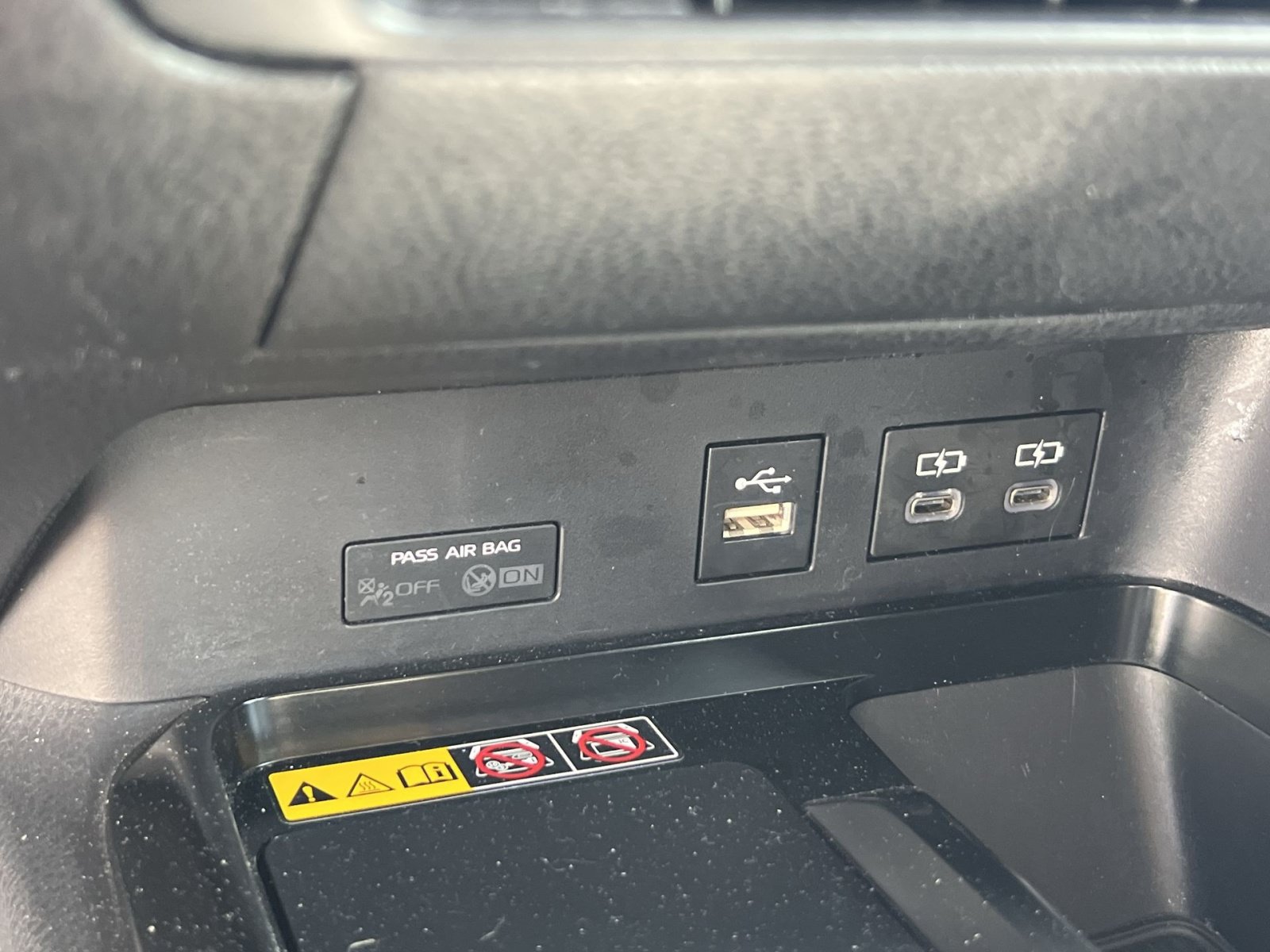 Used 2025 Toyota Camry LE AWD/4WD image 28