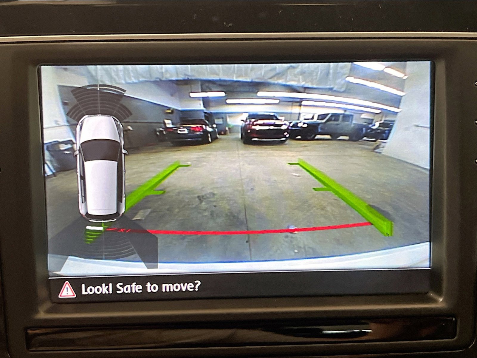 Used 2016 Volkswagen Golf R 4-Door image 10