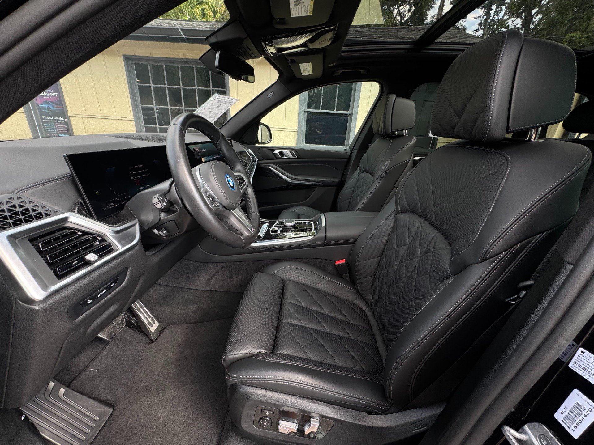 Used 2025 BMW X5 xDrive50e w/ M Sport Package AWD/4WD image 9