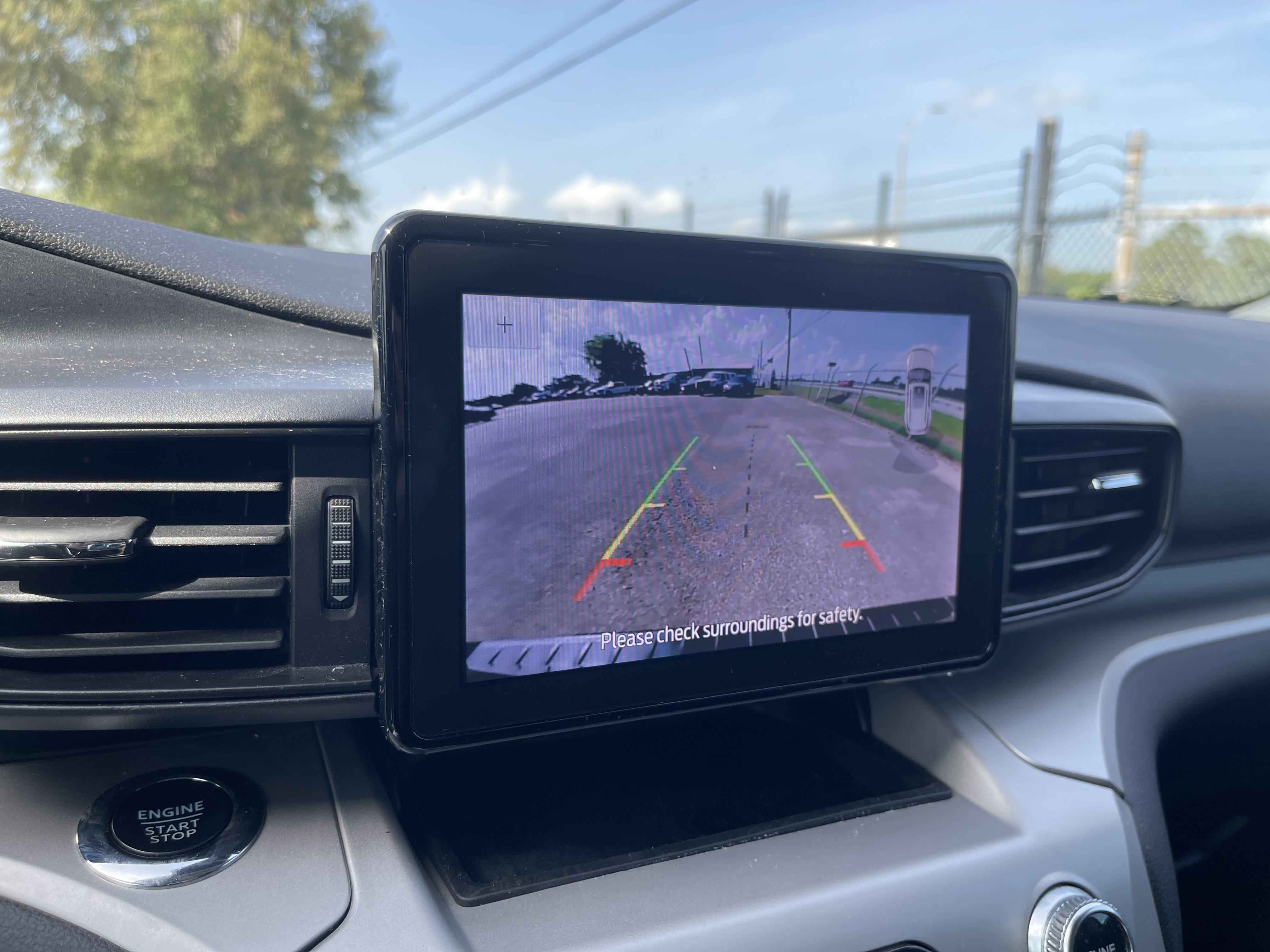 Used 2024 Ford Explorer XLT RWD image 25