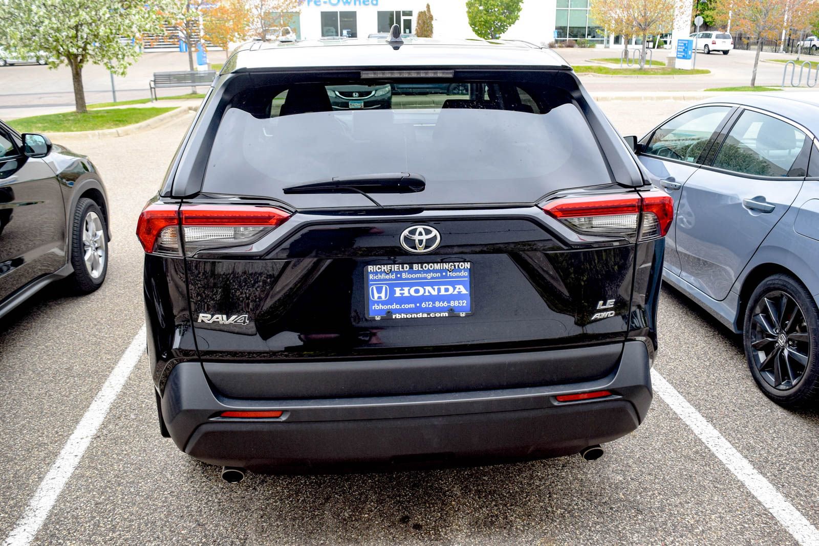 Used 2023 Toyota RAV4 LE AWD/4WD image 6
