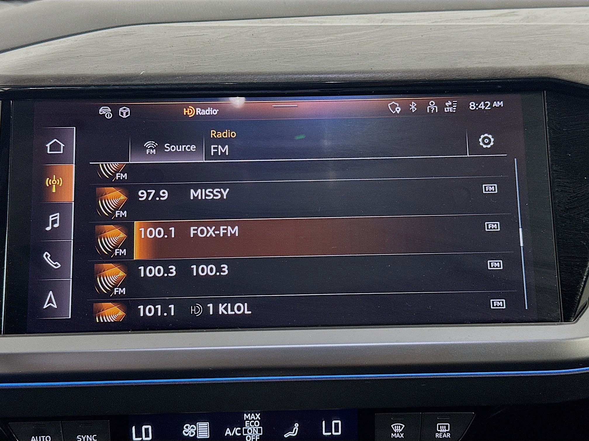 Used 2023 Audi Q4 e-tron Prestige w/ 20" Wheel Package AWD/4WD image 19