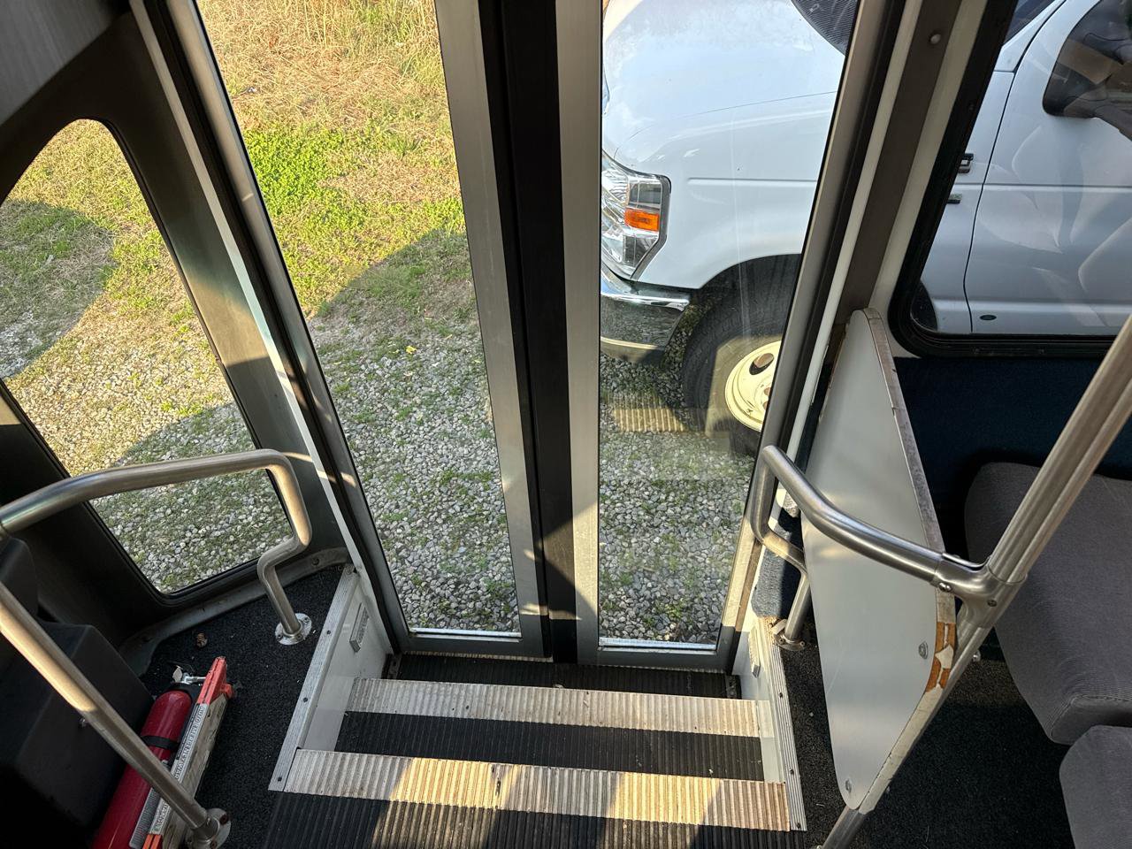 Used 2006 Ford E-450 and Econoline 450 RWD image 9