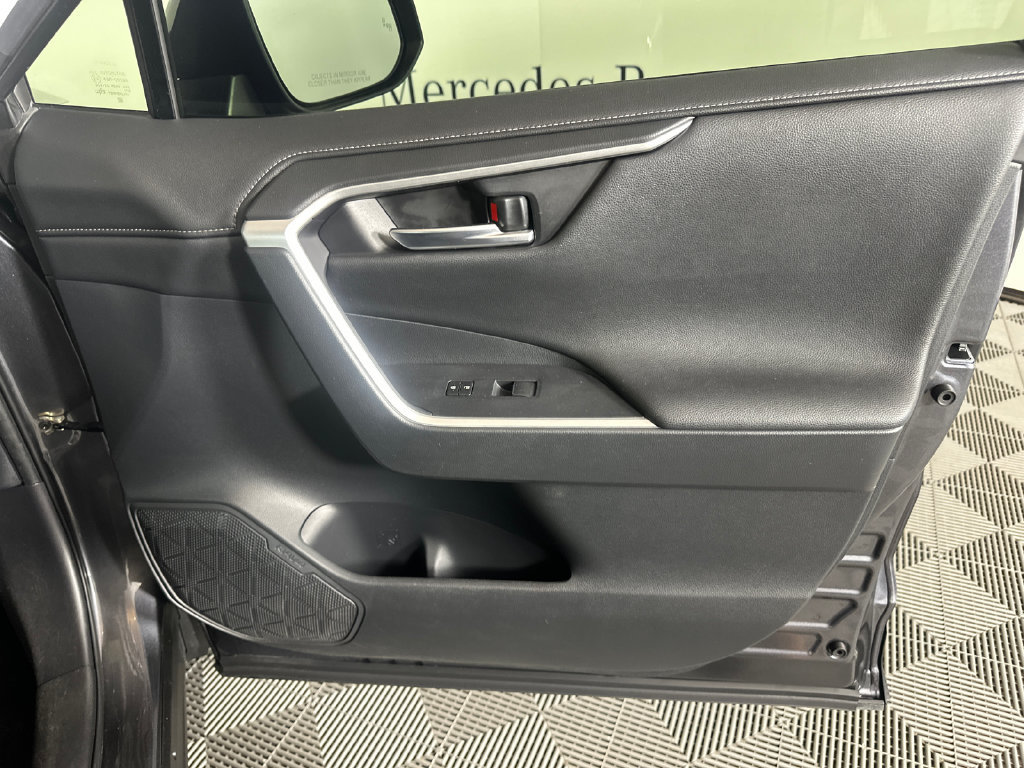 Used 2019 Toyota RAV4 Limited AWD/4WD image 14