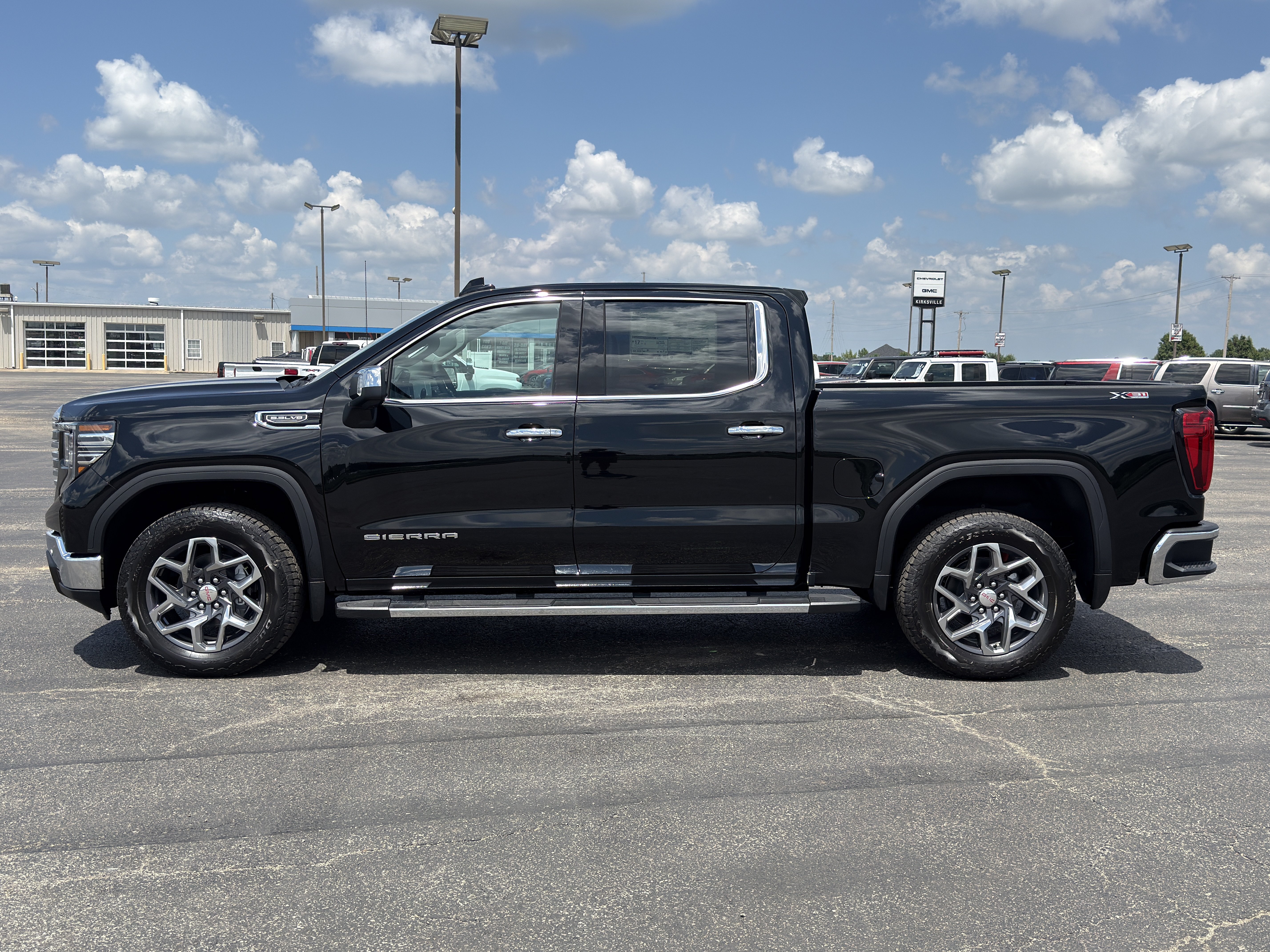 New 2026 GMC Sierra 1500 SLT w/ SLT Premium Plus Package AWD/4WD image 8