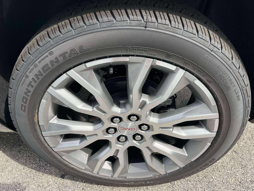 New 2026 GMC Acadia Denali w/ Super Cruise Package FWD image 11