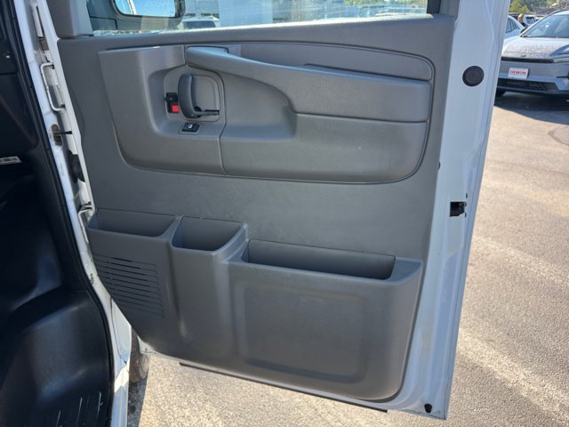 Used 2014 GMC Savana 2500 RWD image 27