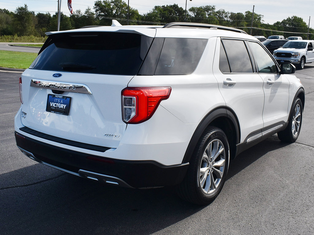Used 2024 Ford Explorer XLT w/ Equipment Group 202A AWD/4WD image 16