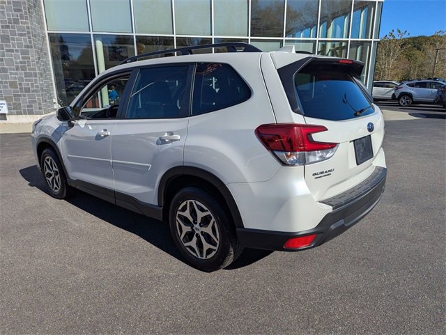 Used 2022 Subaru Forester Premium image 4