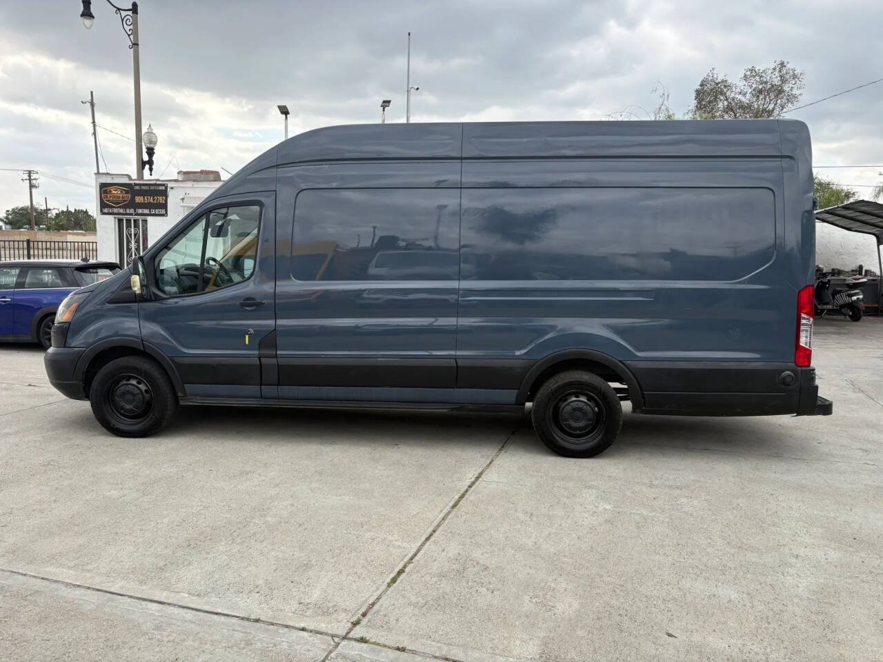 Used 2019 Ford Transit 250 148 High Roof Extended RWD image 1
